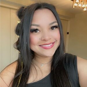 Meet your Posher, Alejandra